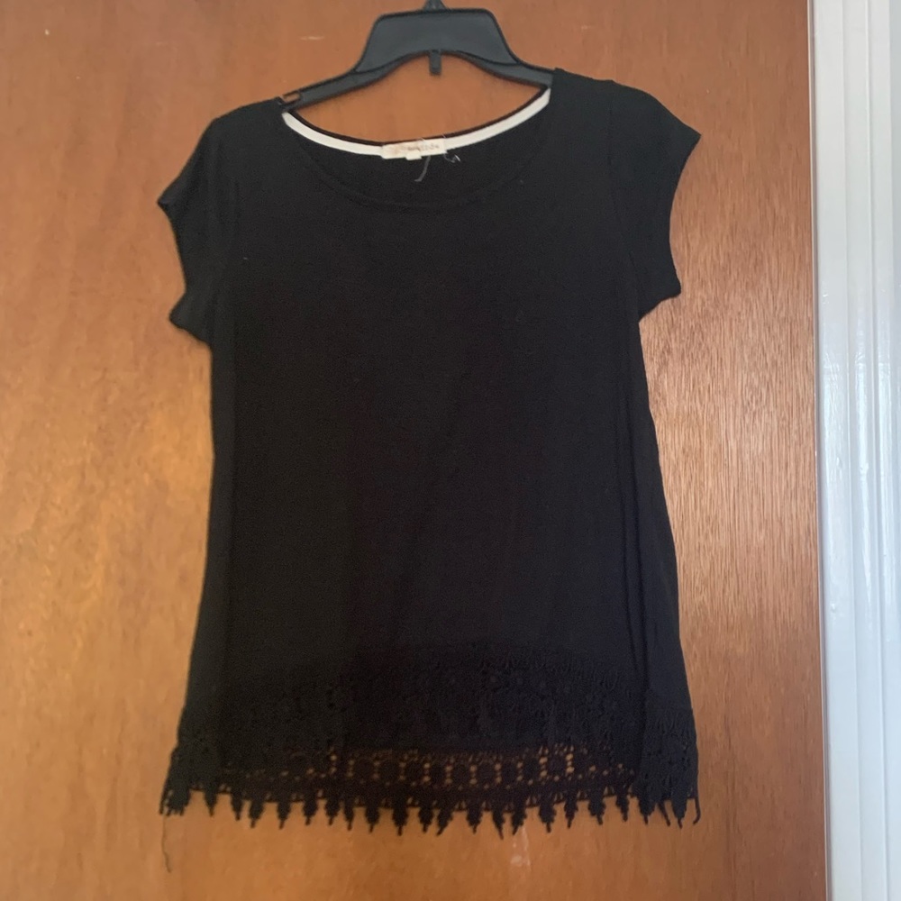 Women’s black cotton top. With lace detail. medium